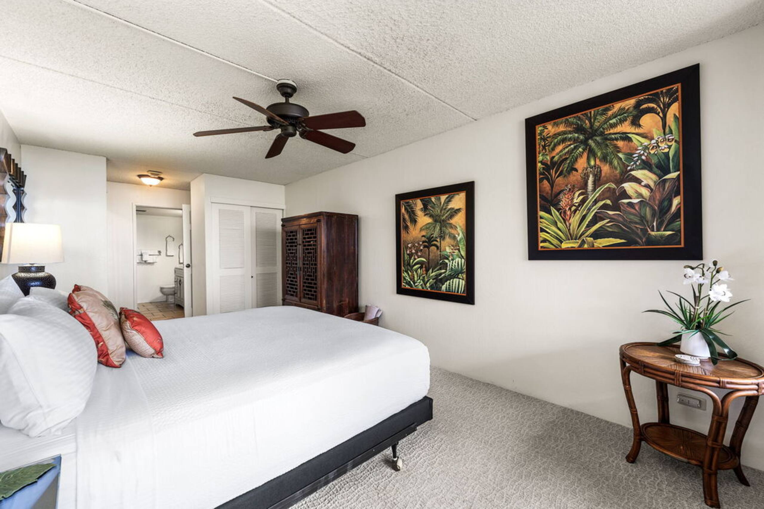 Condo in Kailua-Kona · ★4.89 · 1 bedroom · 2 beds · 2 private baths - Image 20