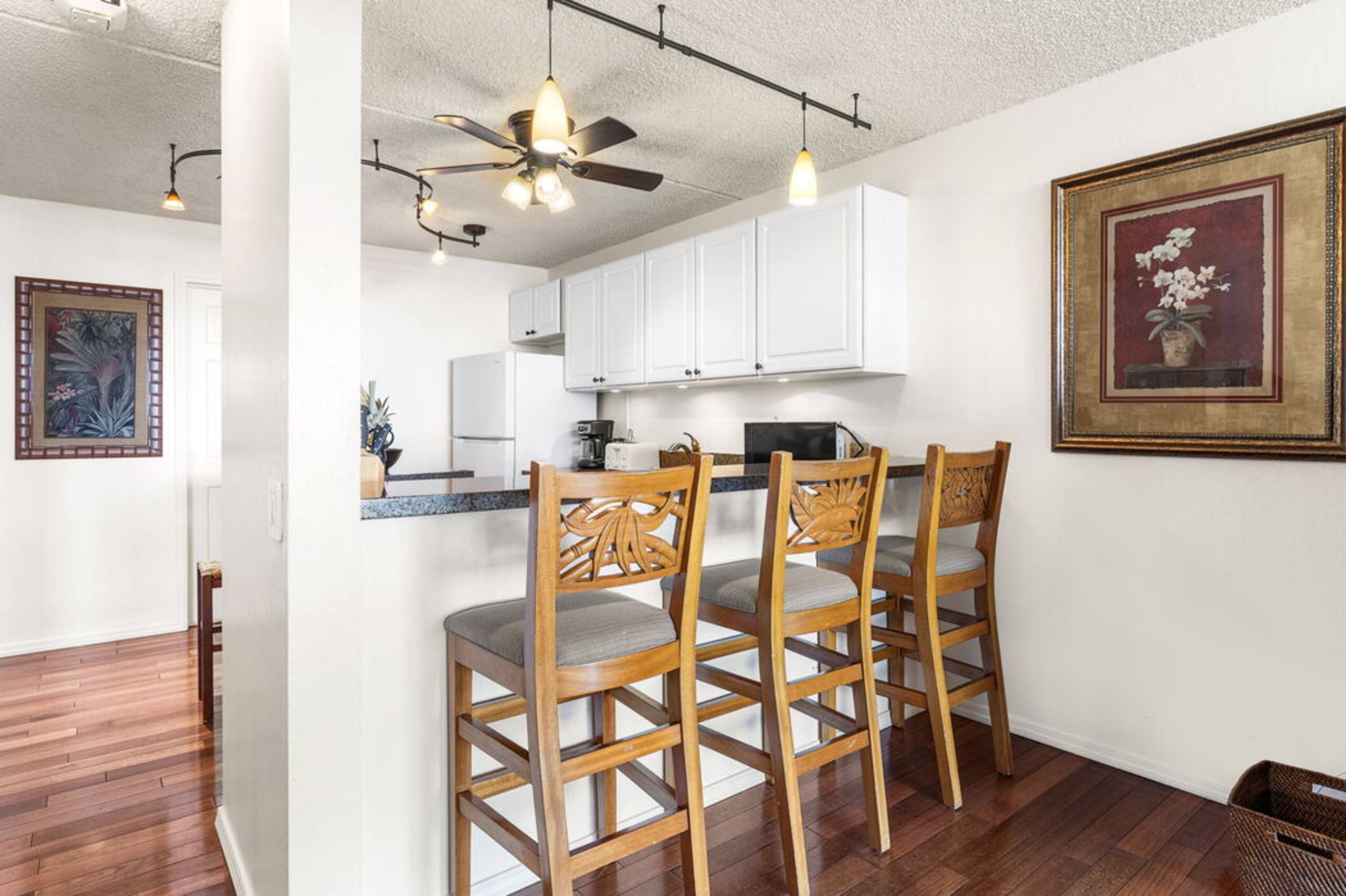 Condo in Kailua-Kona · ★4.89 · 1 bedroom · 2 beds · 2 private baths - Image 12