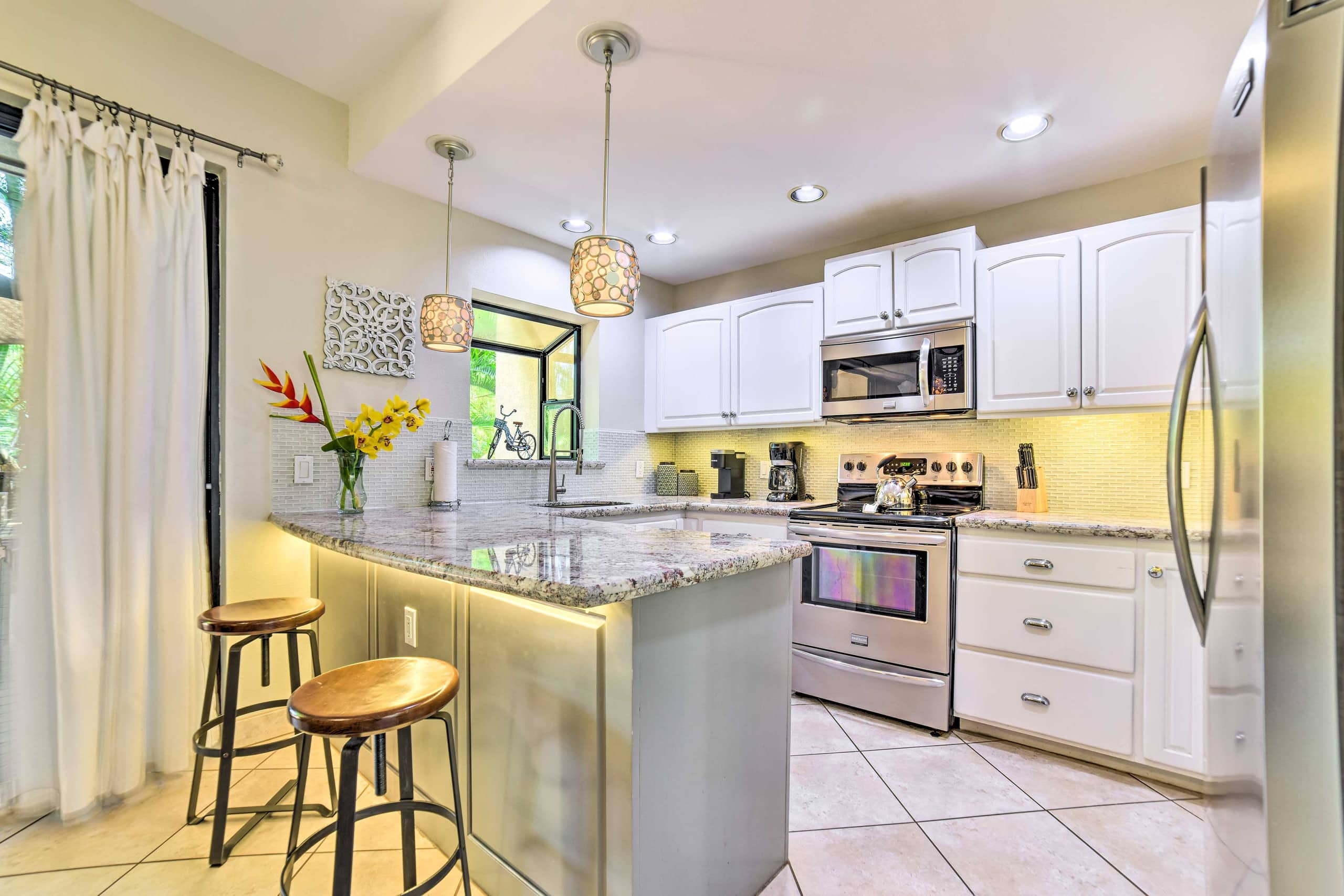 Condo in Lahaina · ★4.96 · 3 bedrooms · 4 beds · 2.5 baths - Image 6
