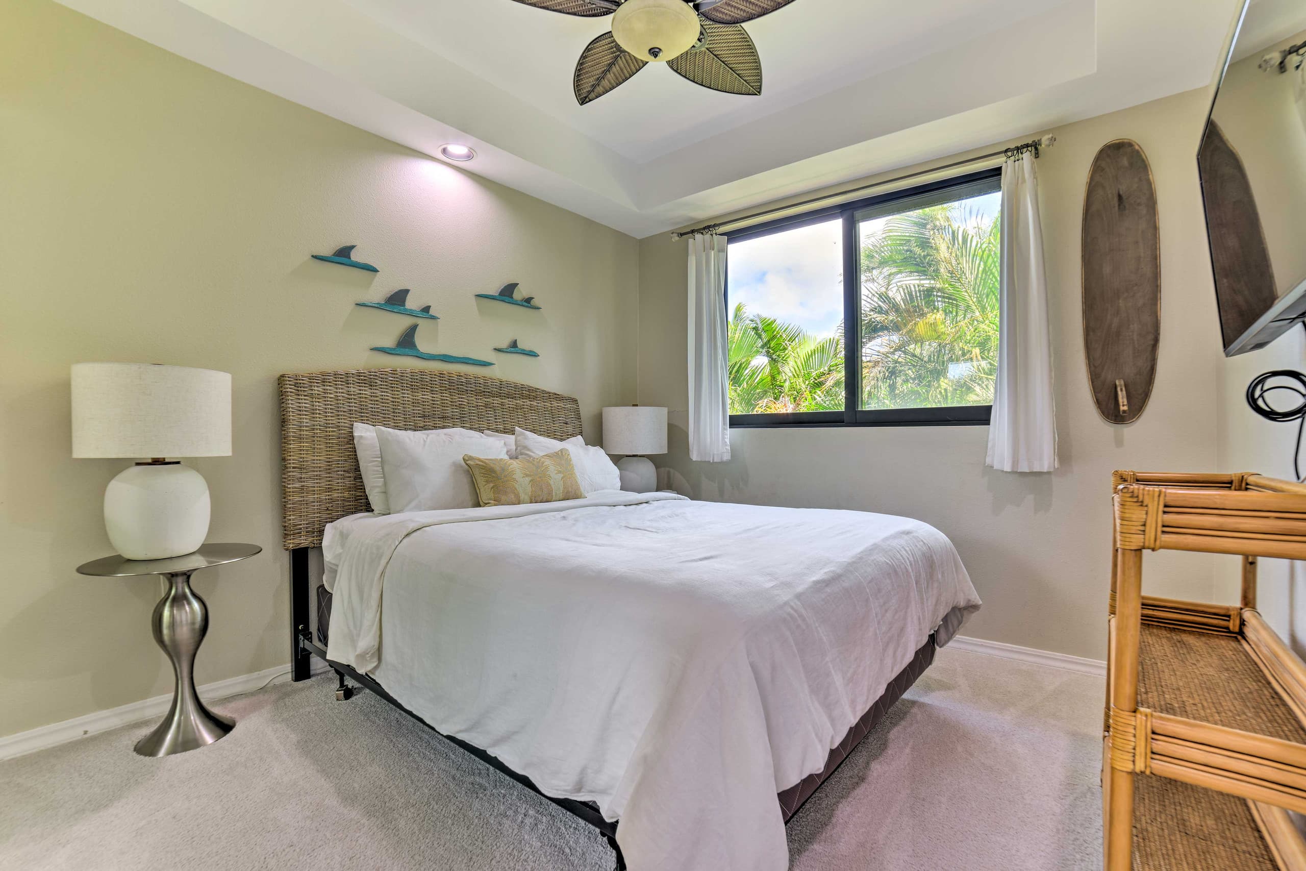 Condo in Lahaina · ★4.96 · 3 bedrooms · 4 beds · 2.5 baths - Image 21