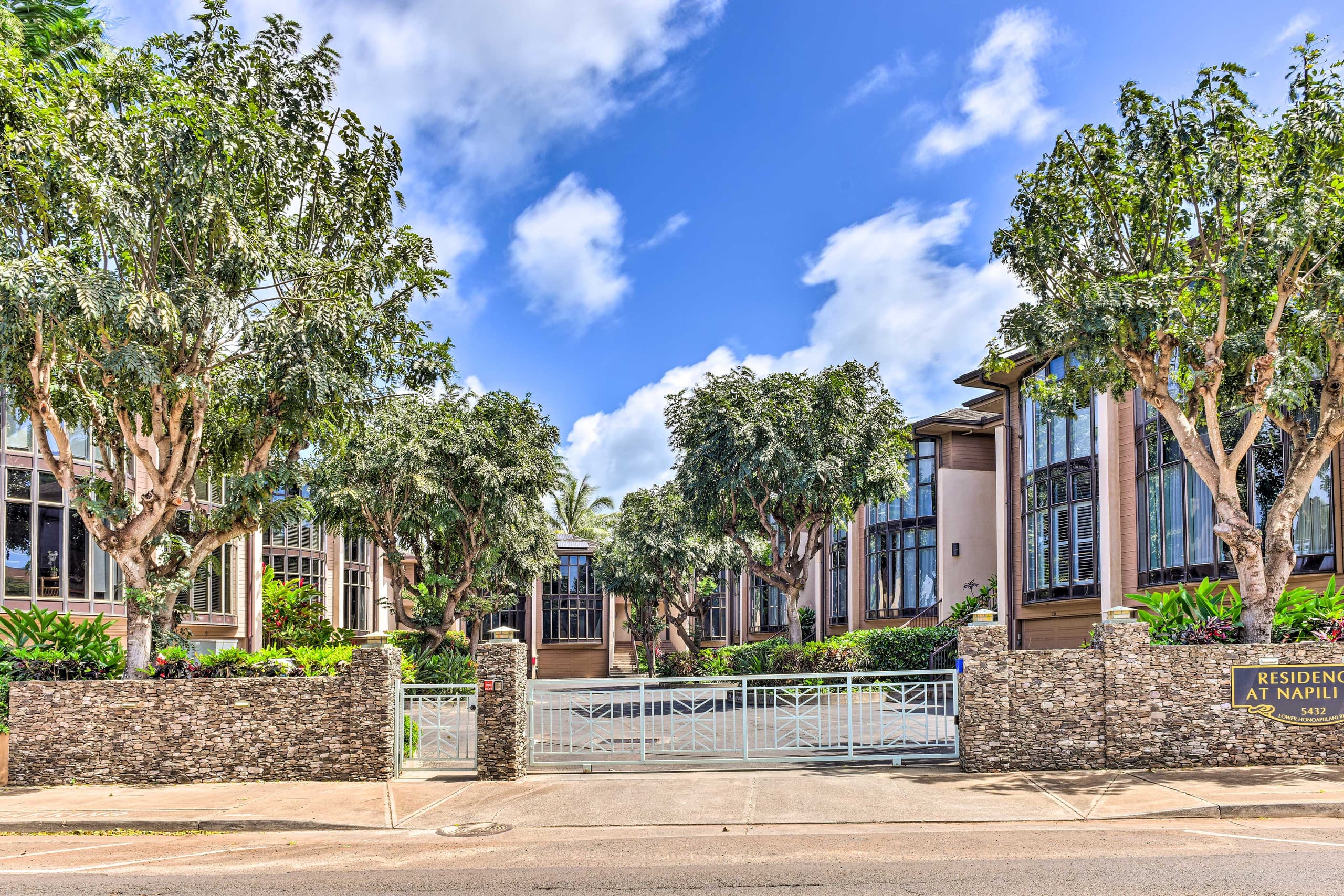 Condo in Lahaina · ★4.96 · 3 bedrooms · 4 beds · 2.5 baths - Image 26