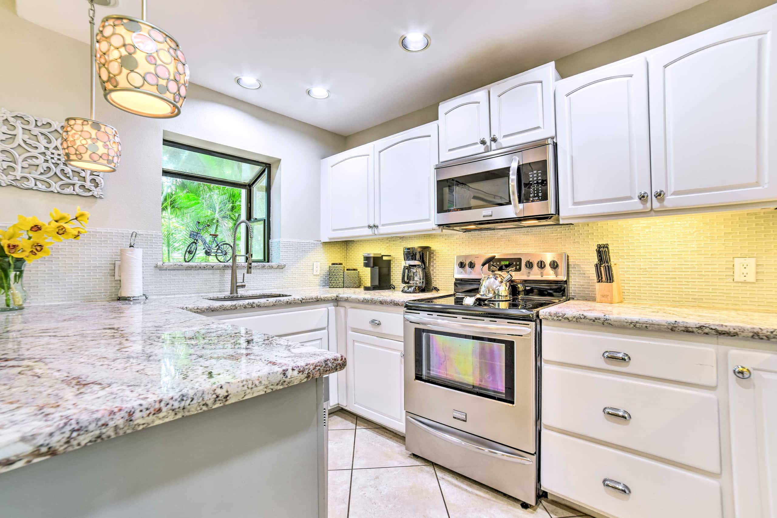 Condo in Lahaina · ★4.96 · 3 bedrooms · 4 beds · 2.5 baths - Image 7