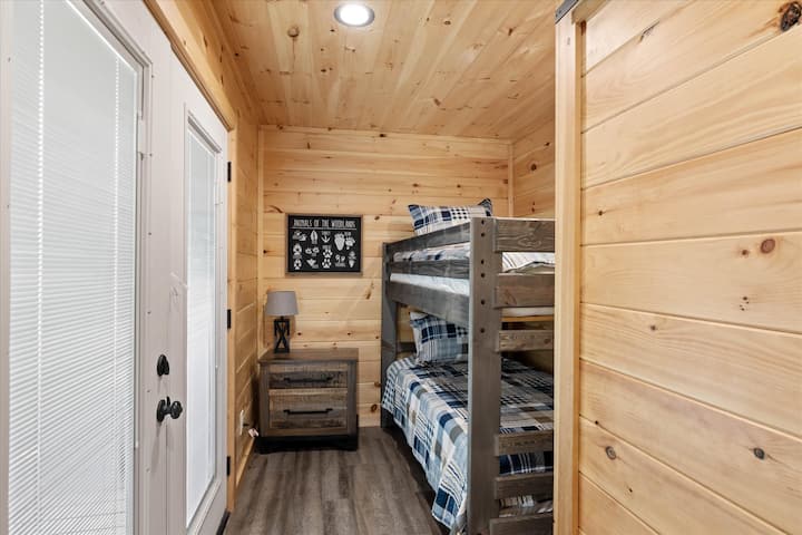 Twin Over Twin Bunker Room
