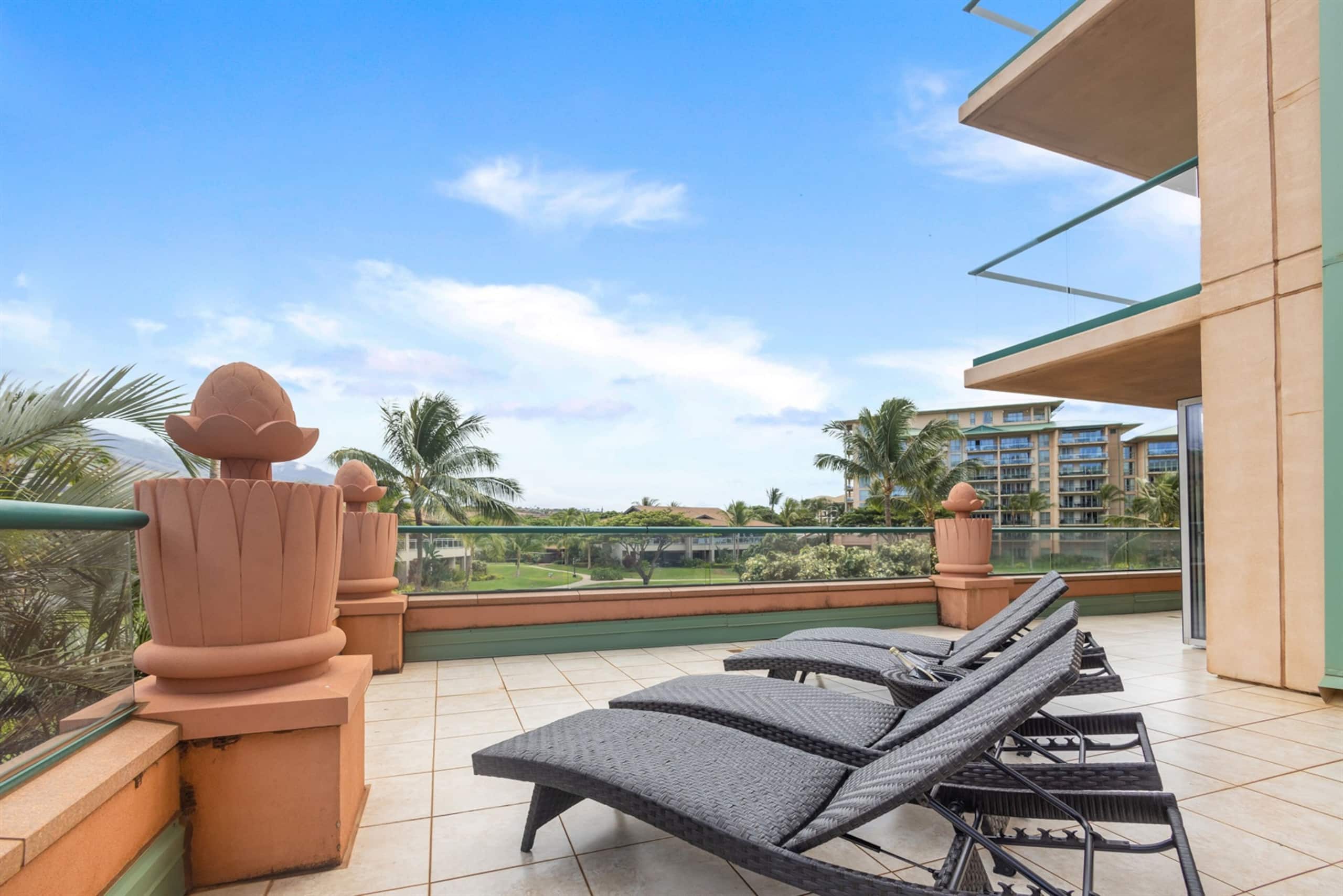 Condo in Lahaina · ★4.95 · 2 bedrooms · 3 beds · 2 baths - Image 23