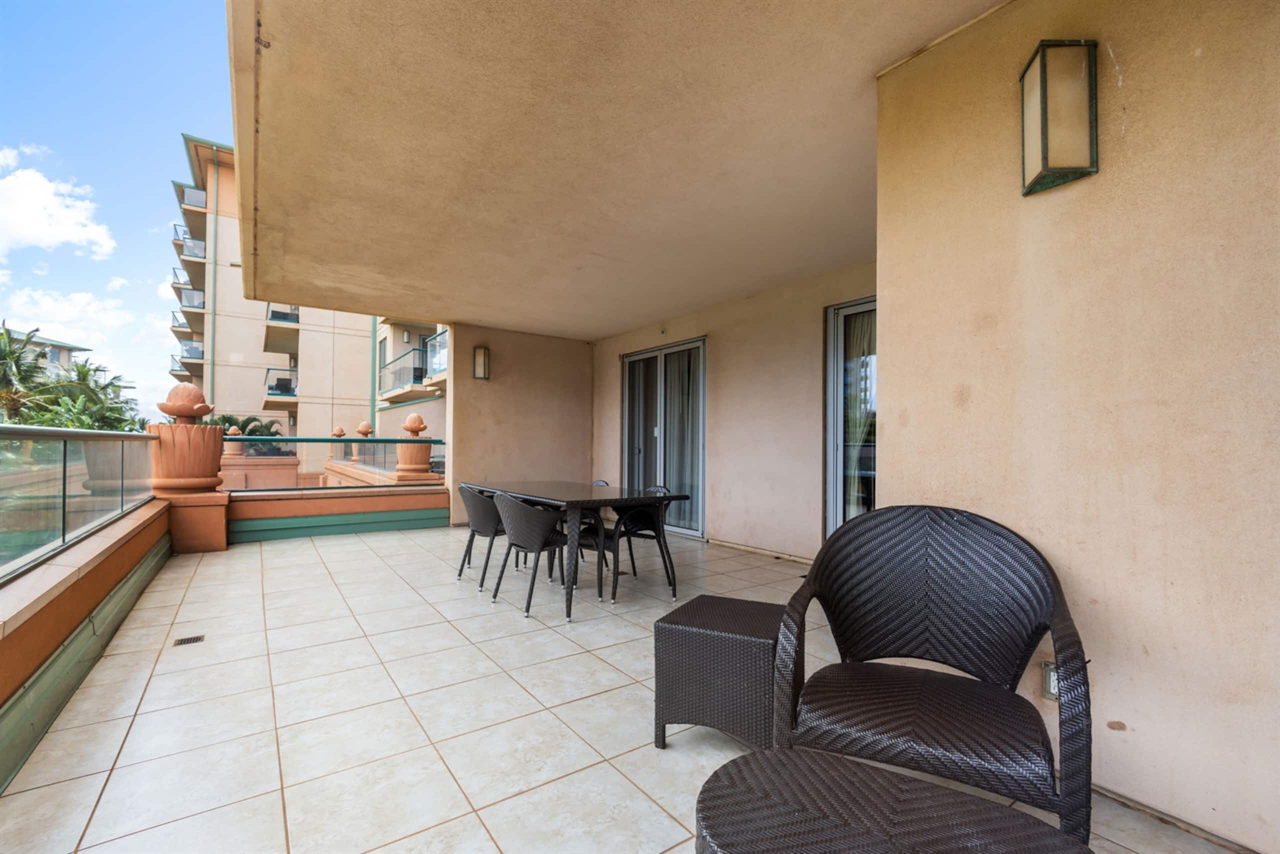 Condo in Lahaina · ★4.95 · 2 bedrooms · 3 beds · 2 baths - Image 25