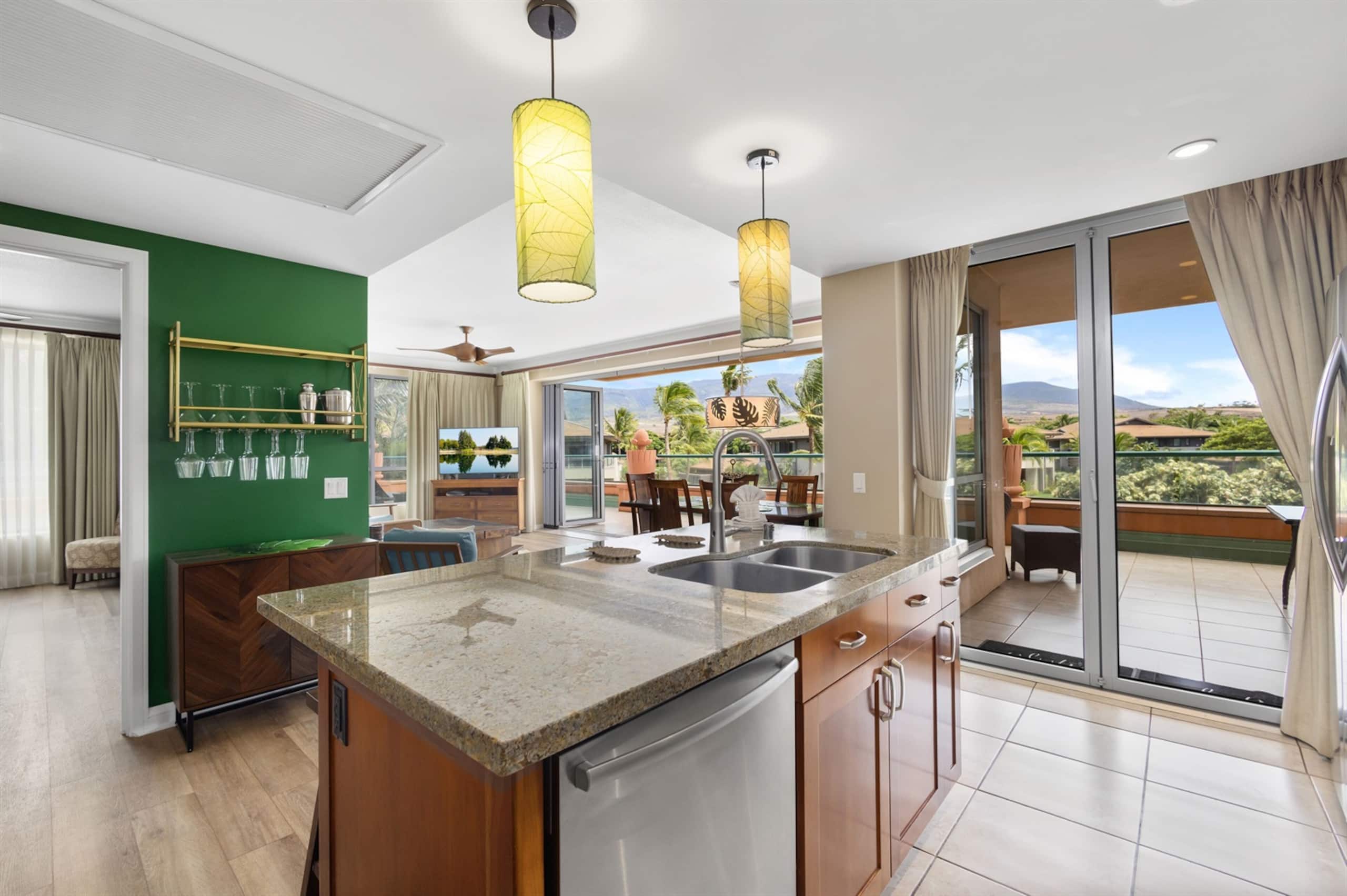 Condo in Lahaina · ★4.95 · 2 bedrooms · 3 beds · 2 baths - Image 11
