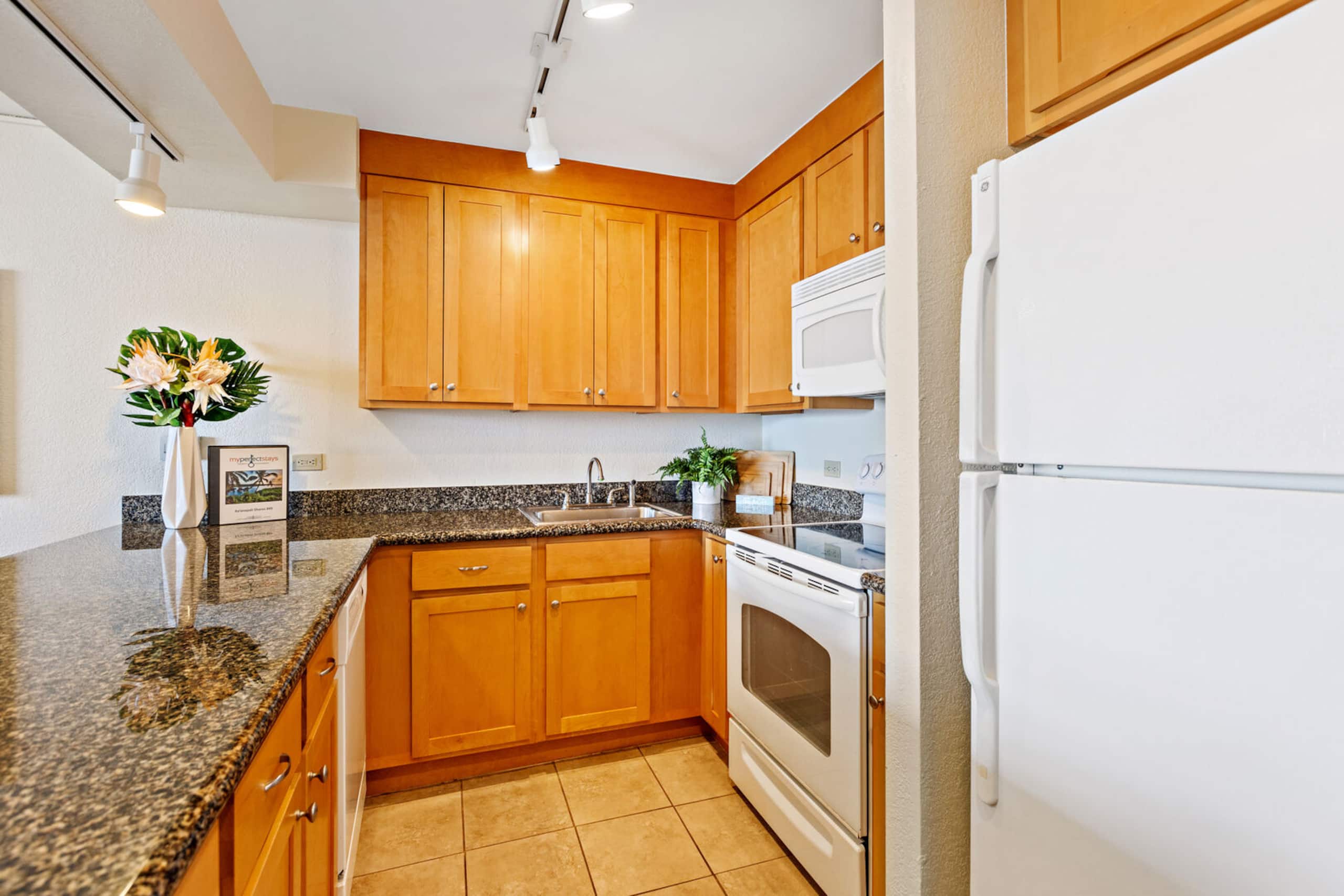 Condo in Lahaina · ★4.65 · 1 bedroom · 2 beds · 1 bath - Image 15