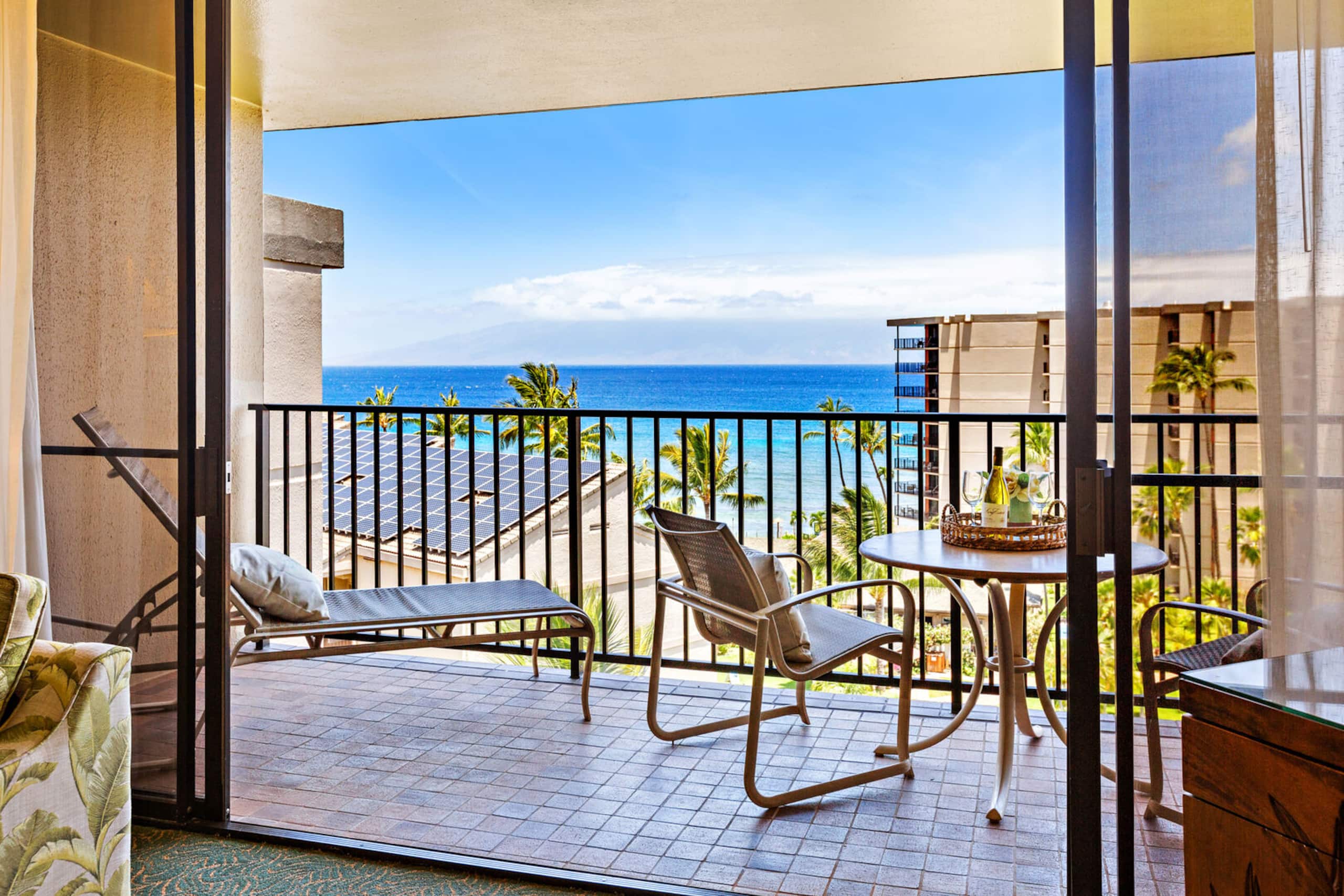 Condo in Lahaina · ★4.65 · 1 bedroom · 2 beds · 1 bath - Image 1