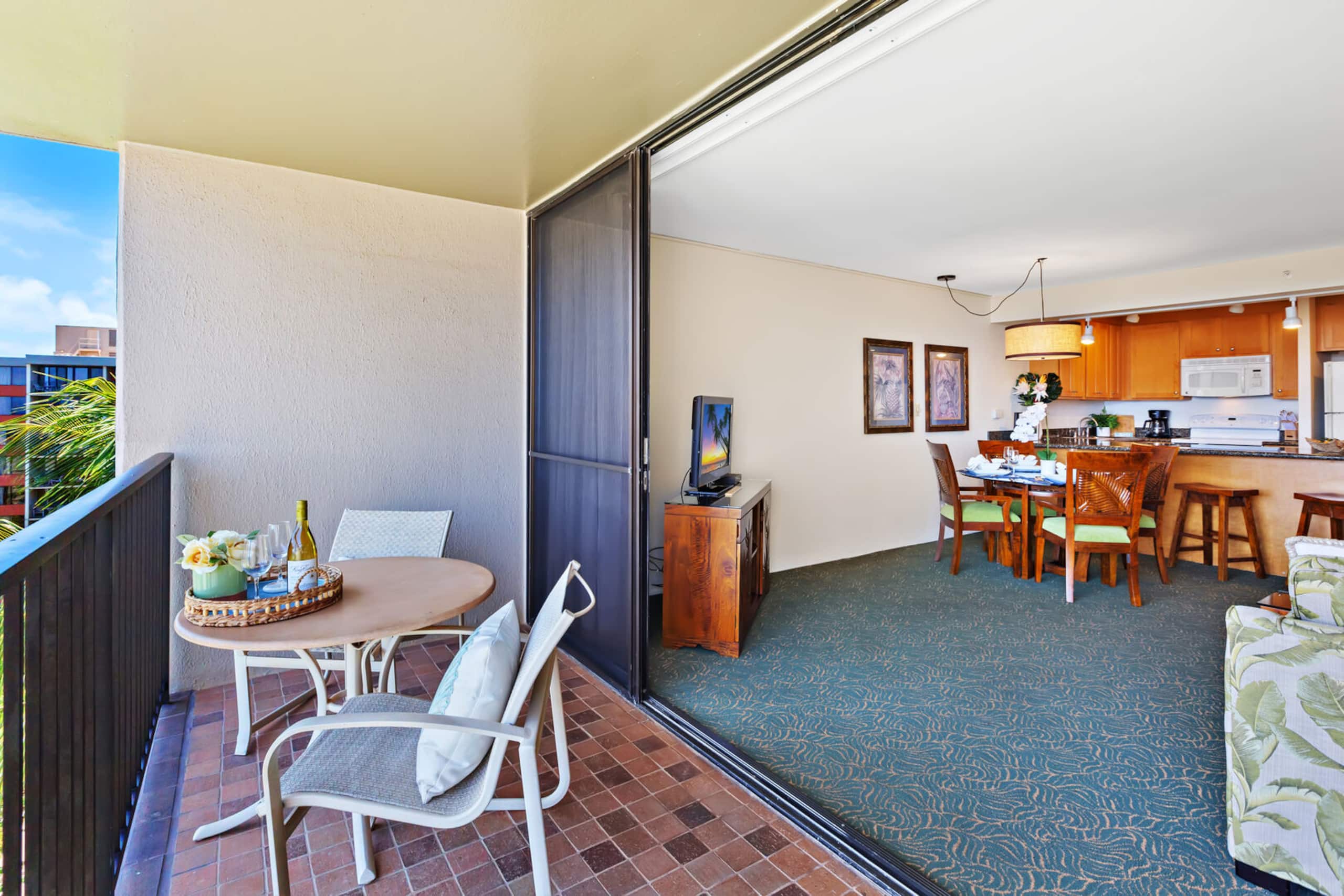 Condo in Lahaina · ★4.65 · 1 bedroom · 2 beds · 1 bath - Image 3