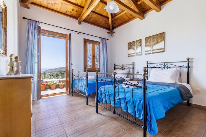 2e chambre avec accès au balcon