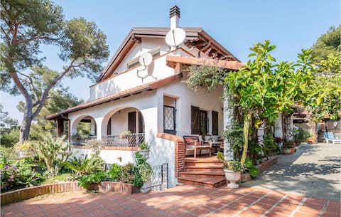 Annuncio Airbnb popolare: 2 bedroom beach front apartment in Andora a Andora