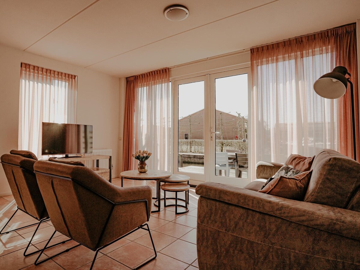 Popular Airbnb listing: Uitgeest Apartment with Waterpark Nearby in Wijk 00 Uitgeest