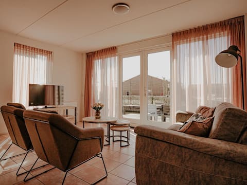 Popular Airbnb listing: Uitgeest Apartment with Waterpark Nearby in Wijk 00 Uitgeest