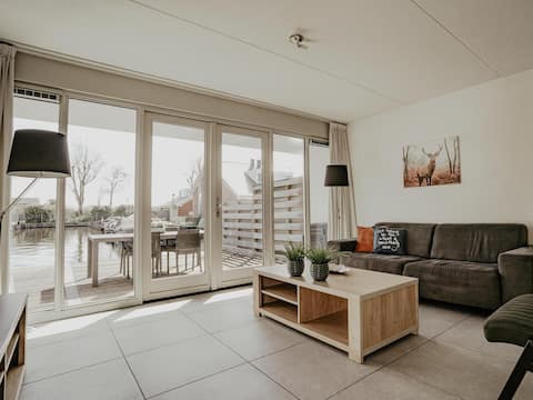 Successful Airbnb property: Houseboat in Waterpark with Private Dock in Wijk 00 Uitgeest