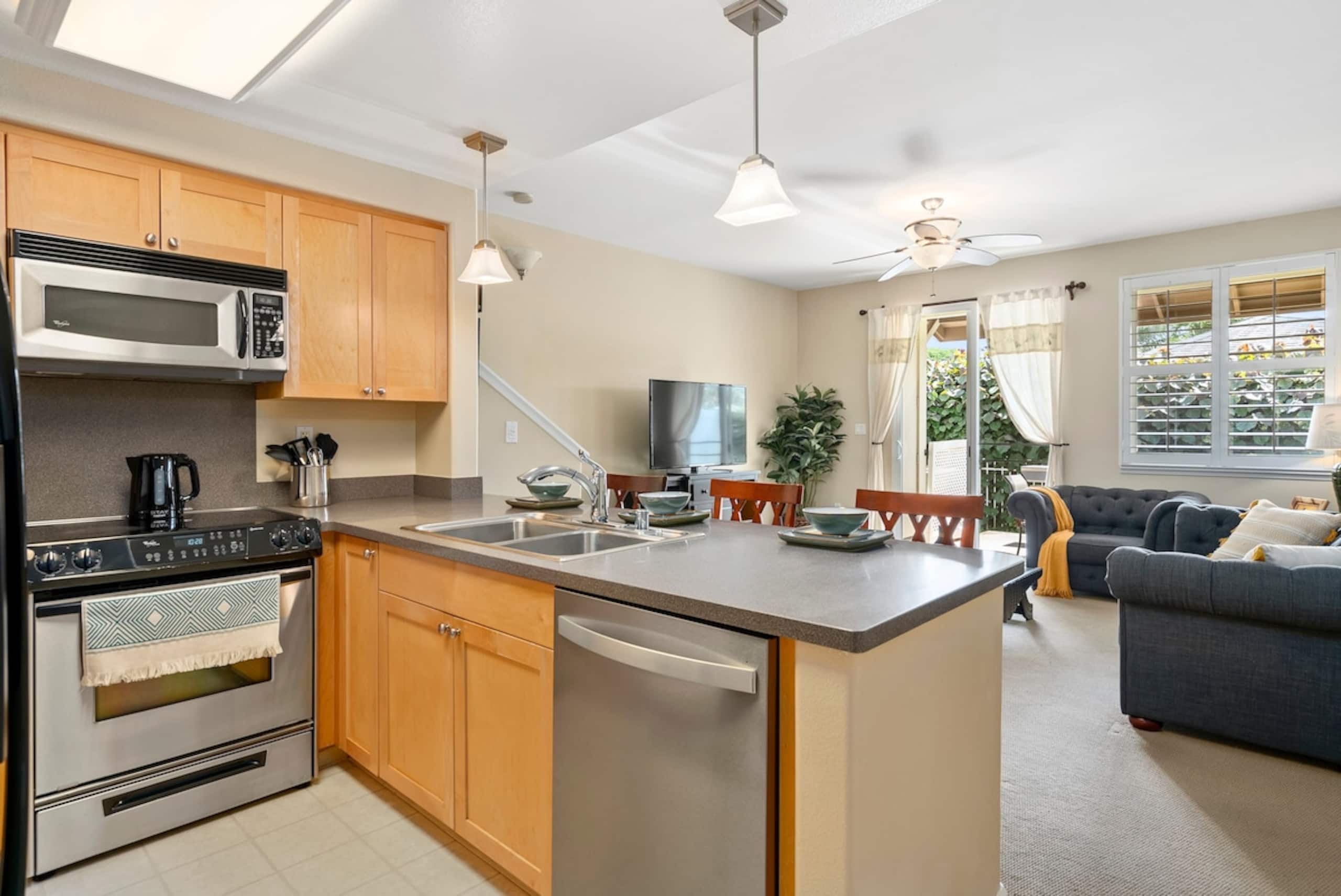 Condo in Kapolei · ★4.76 · 3 bedrooms · 3 beds · 2.5 private baths - Image 4