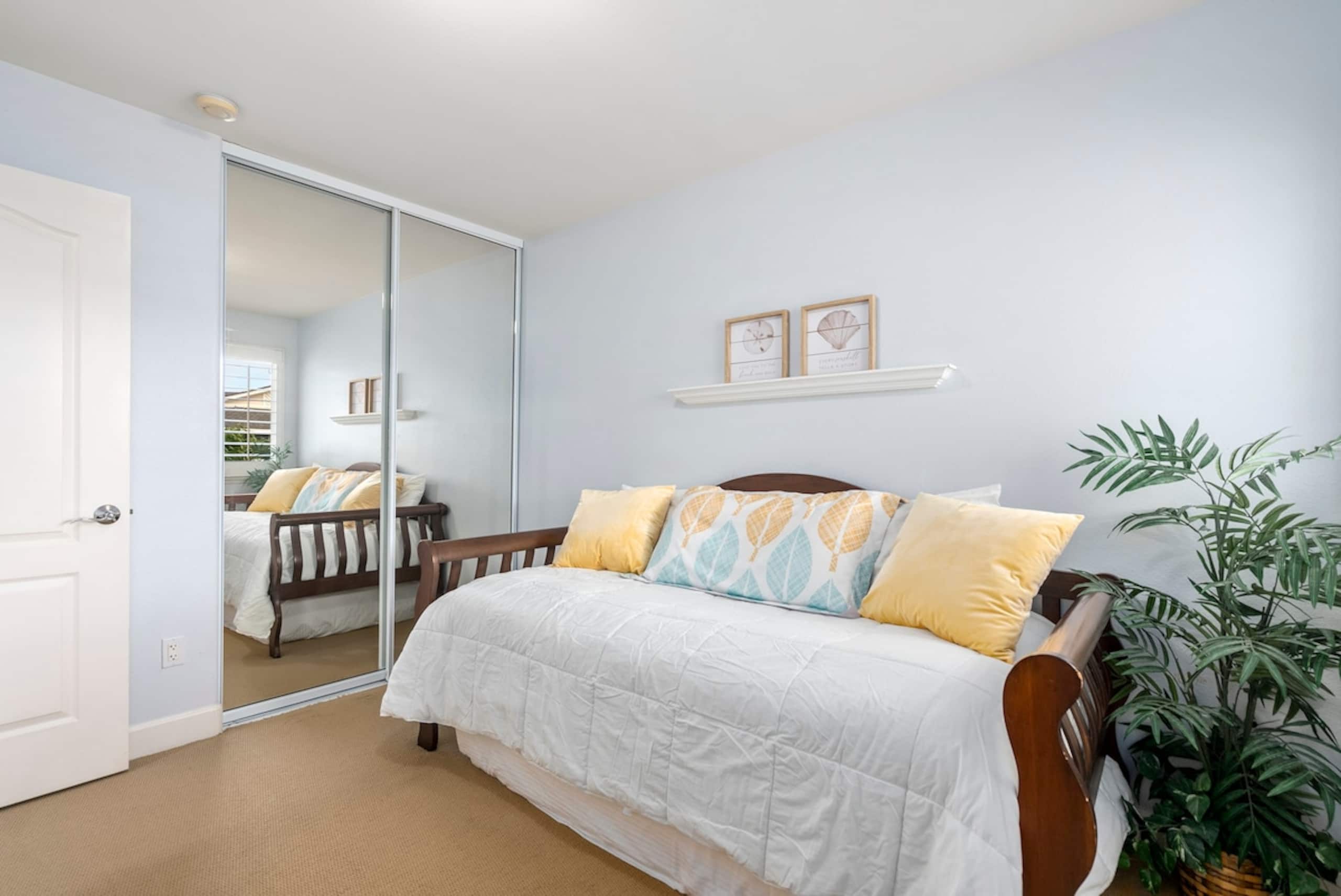 Condo in Kapolei · ★4.76 · 3 bedrooms · 3 beds · 2.5 private baths - Image 5