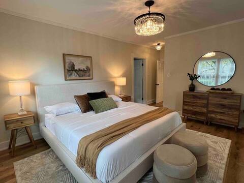 Blue Moon Cottage: Music Room, Inground Pool