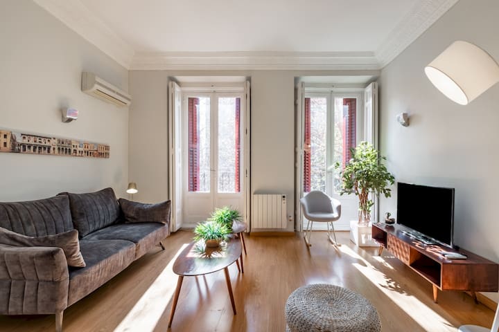 Stylish & Bright -2 Beds 2 Baths – Plaza de España