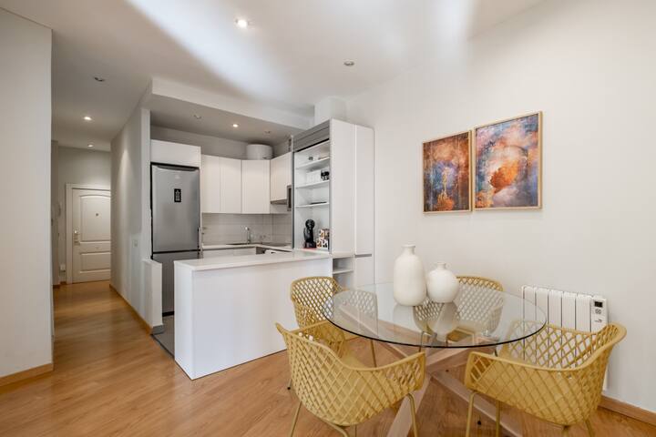 Stylish & Bright -2 Beds 2 Baths – Plaza de España gallery image 5