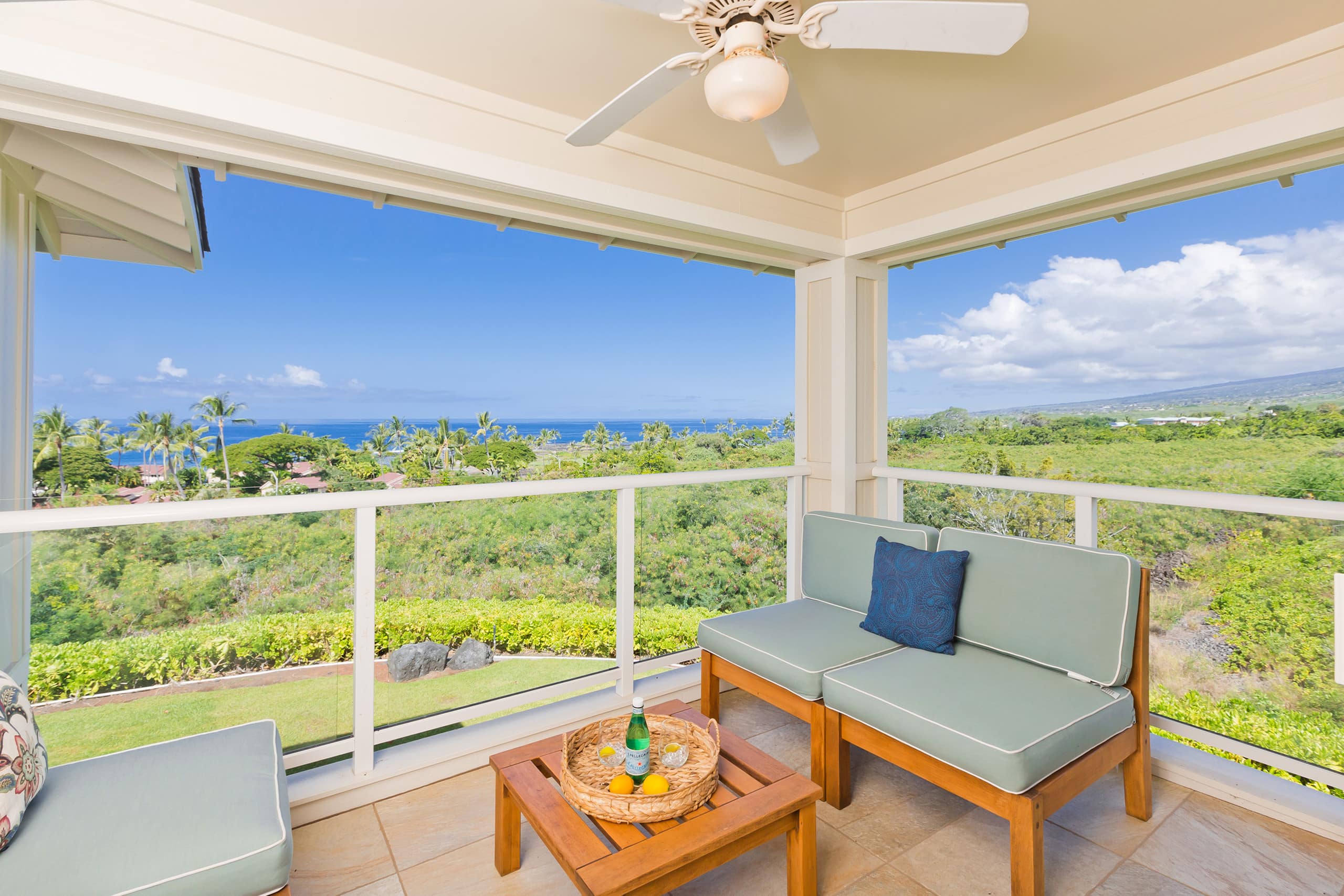 Condo in Kailua-Kona · ★4.89 · 2 bedrooms · 6 beds · 2.5 private baths - Image 2