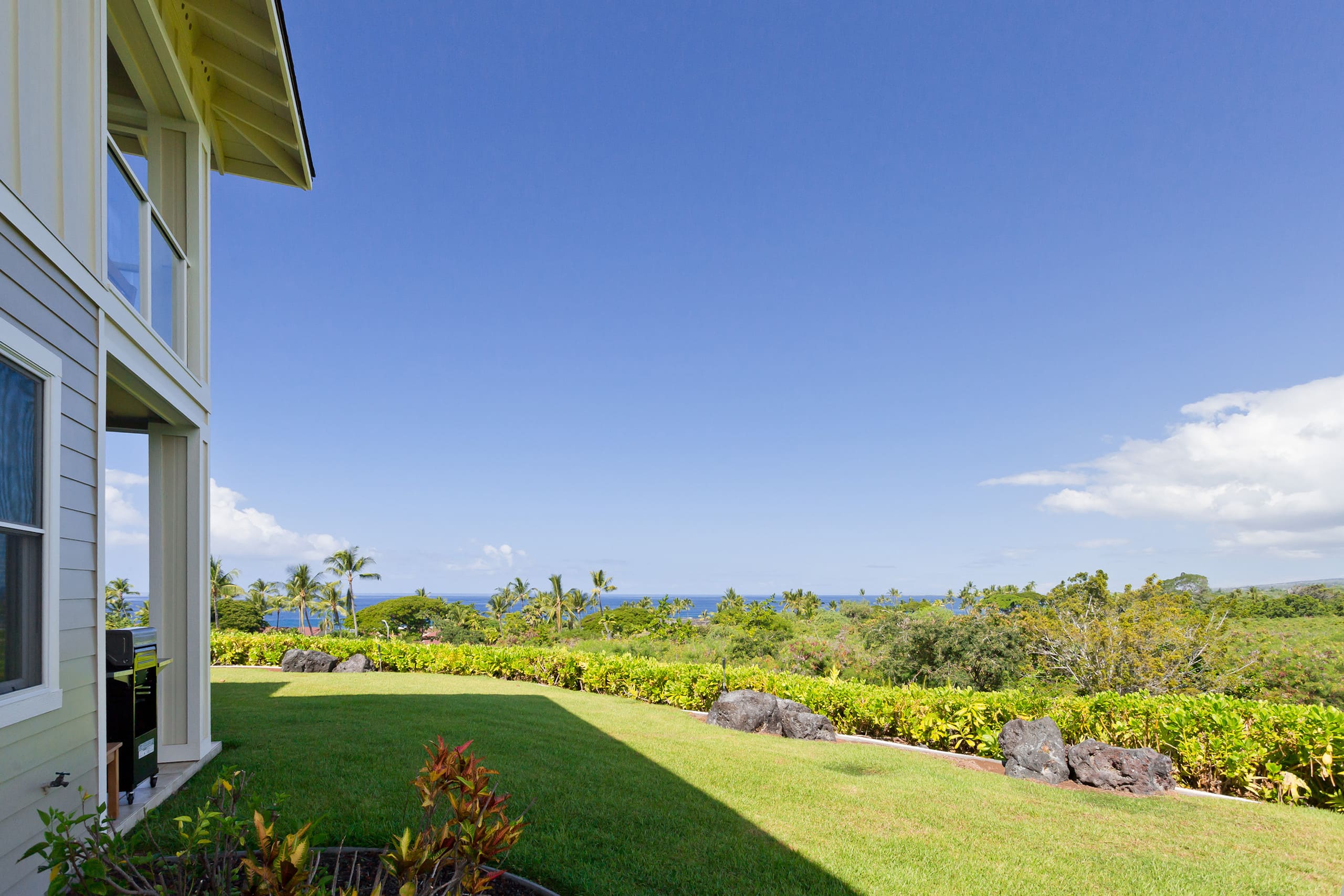 Condo in Kailua-Kona · ★4.89 · 2 bedrooms · 6 beds · 2.5 private baths - Image 39