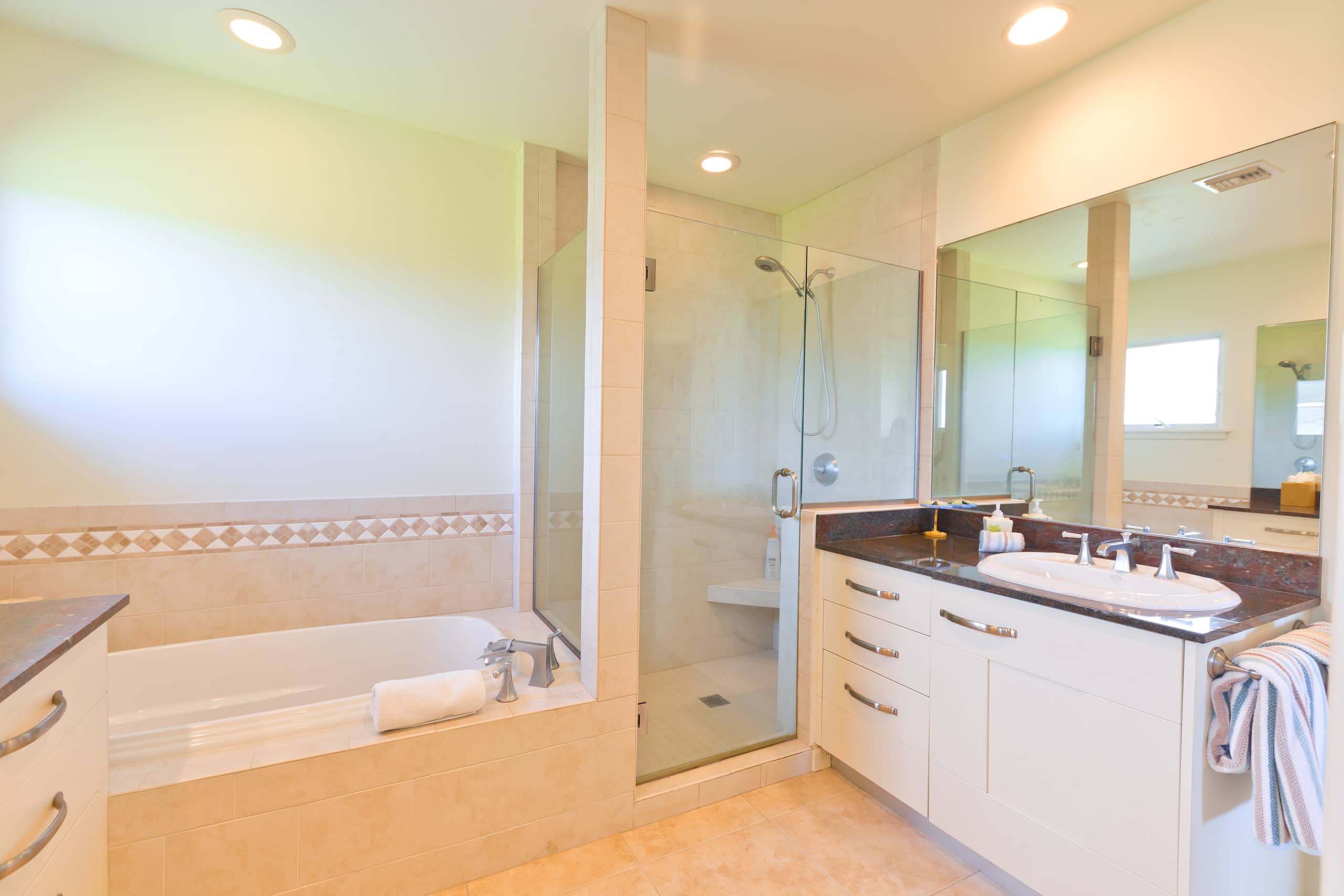 Condo in Kailua-Kona · ★4.89 · 2 bedrooms · 6 beds · 2.5 private baths - Image 29