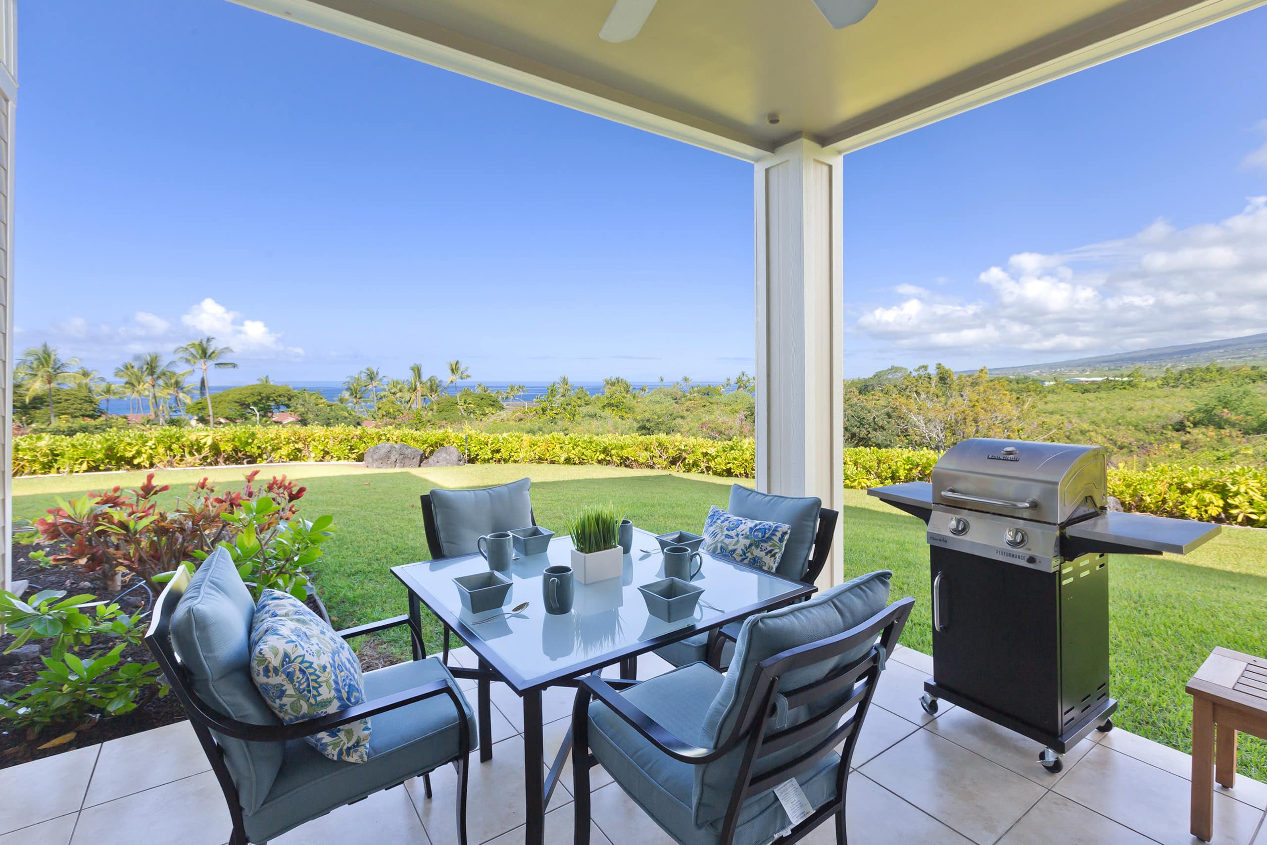 Condo in Kailua-Kona · ★4.89 · 2 bedrooms · 6 beds · 2.5 private baths - Image 19
