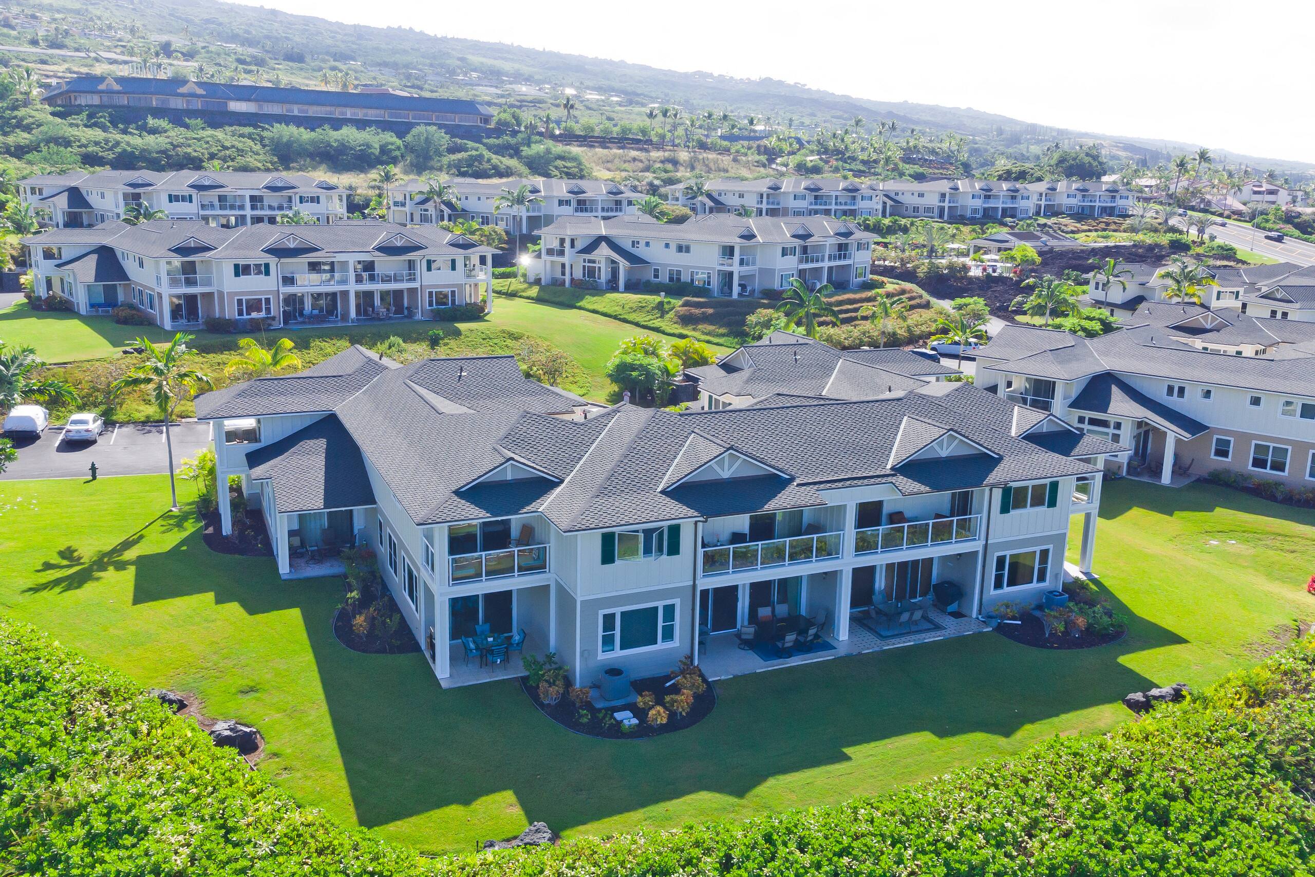 Condo in Kailua-Kona · ★4.89 · 2 bedrooms · 6 beds · 2.5 private baths - Image 7