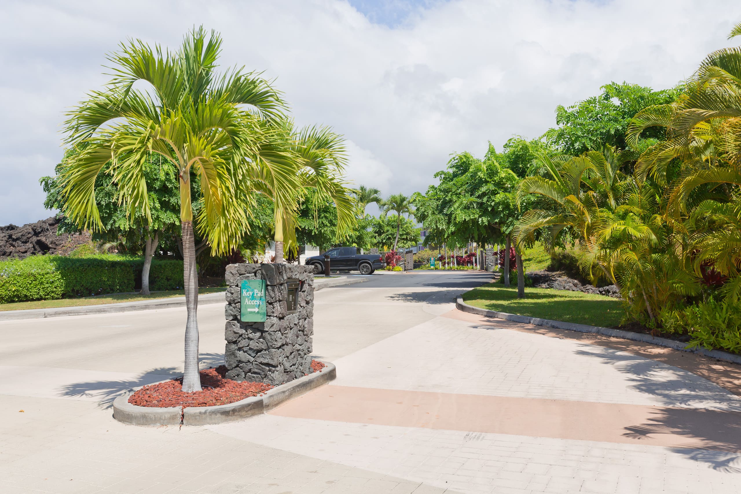 Condo in Kailua-Kona · ★4.89 · 2 bedrooms · 6 beds · 2.5 private baths - Image 42