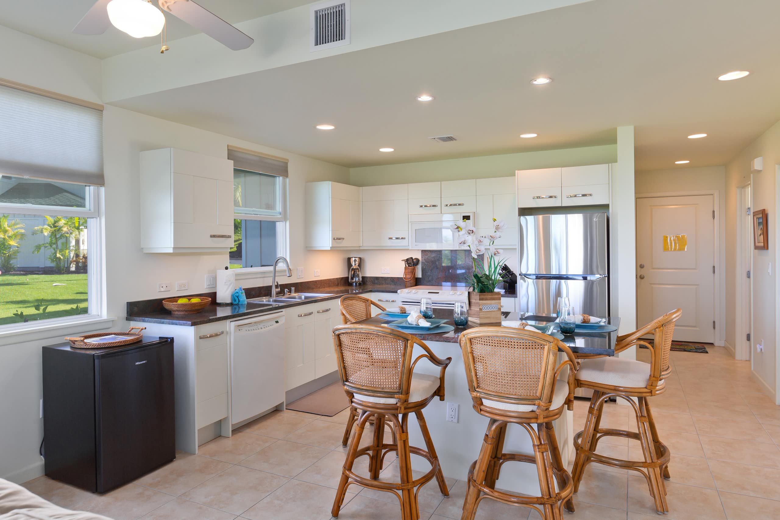 Condo in Kailua-Kona · ★4.89 · 2 bedrooms · 6 beds · 2.5 private baths - Image 15