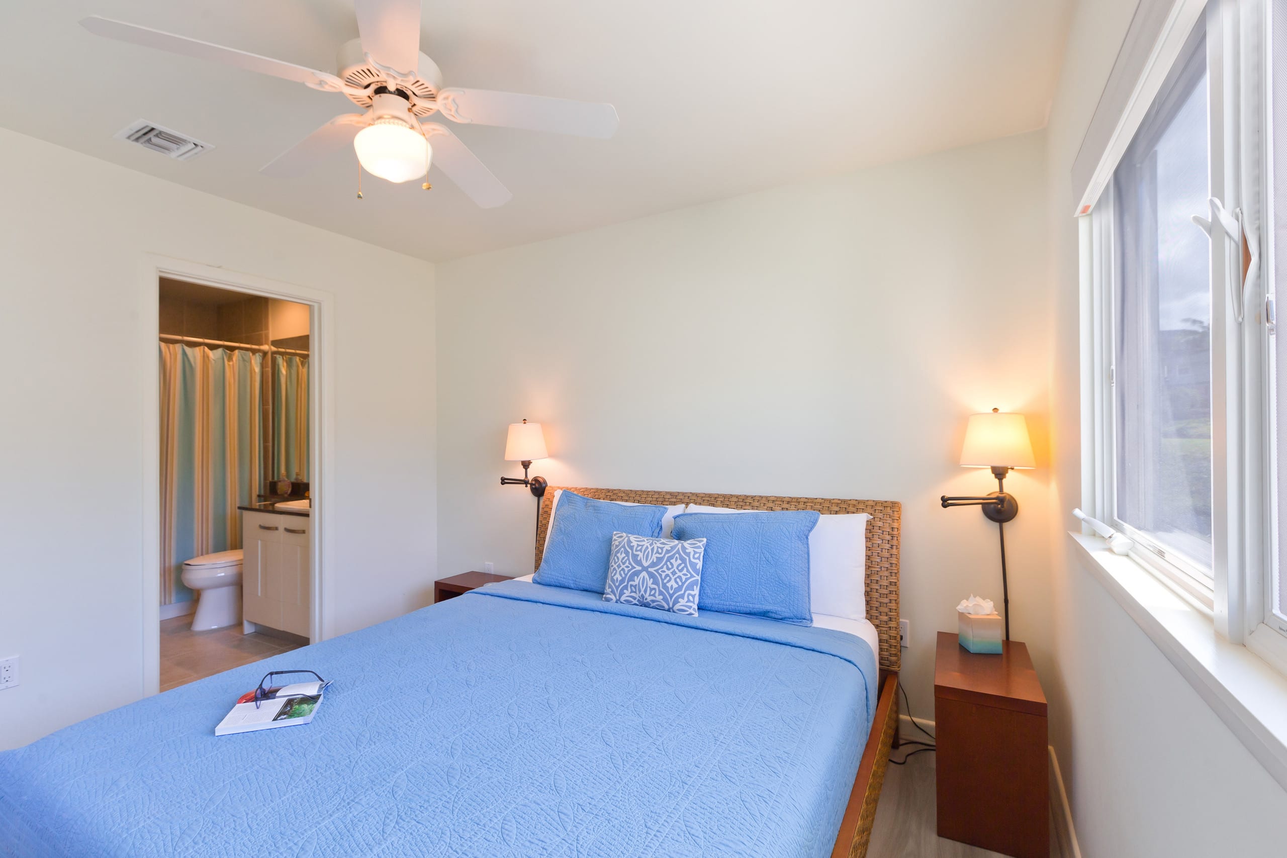 Condo in Kailua-Kona · ★4.89 · 2 bedrooms · 6 beds · 2.5 private baths - Image 23