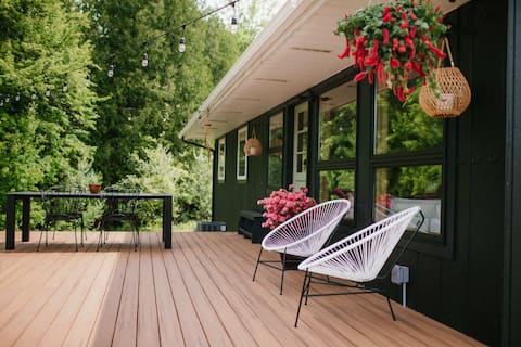 Bay Point Hideaway in the Woods - with Hot Tub!