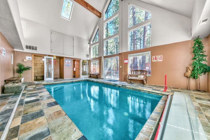 Mv11 Estate with pool