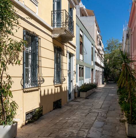 Afrodite’s Mansion in Plaka by JJ Hospitality gallery image 4