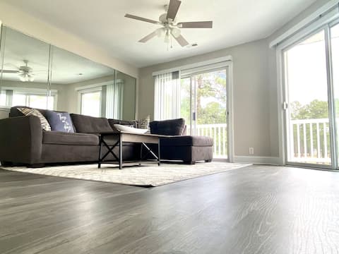 A Golfers Dream Stay, Sleeps 8, Overlooking the 18