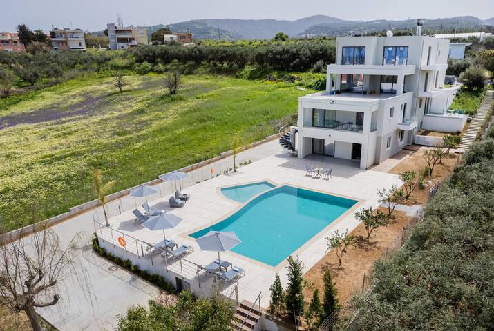 Destino villa ,huge pool,Near Rethymno gallery image 2