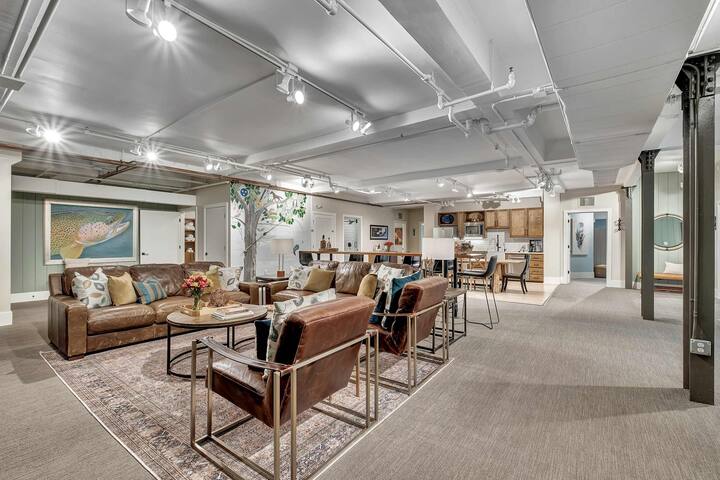 Rustic Suite 6BR by Maddox Hotel gallery image 3