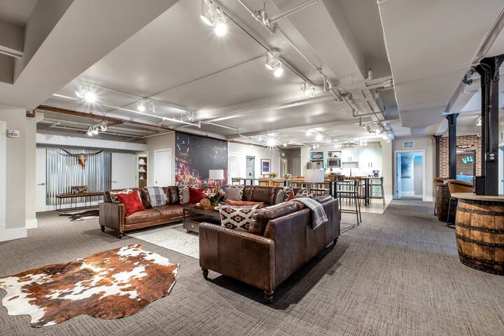 Nashville Honky Tonk Suite: 6 BR by Maddox Hotel gallery image 2