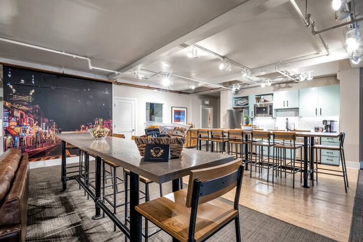 Nashville Honky Tonk Suite: 6 BR by Maddox Hotel gallery image 4