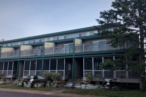 Parkside Condo 7 - Condo Conveniently Located Acr