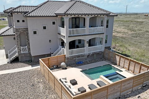 Gorgeous home with Private pool, Beach Views