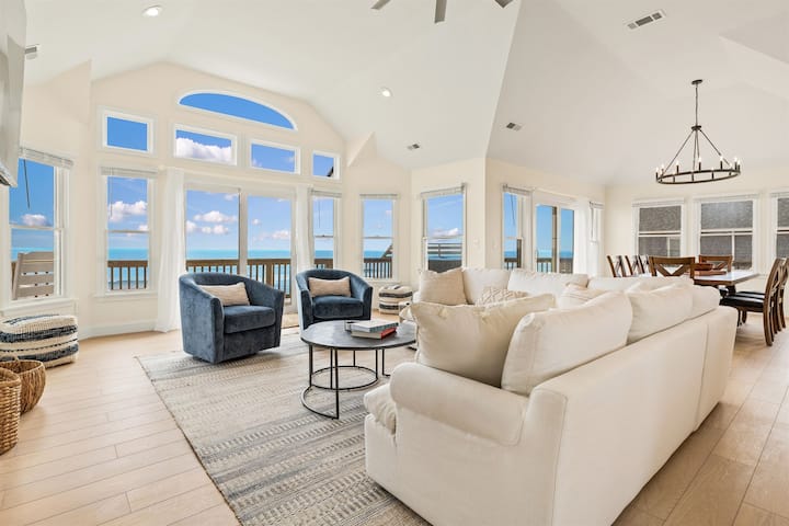 Luxury Oceanfront HGTV Retreat | HotTub, Game Room