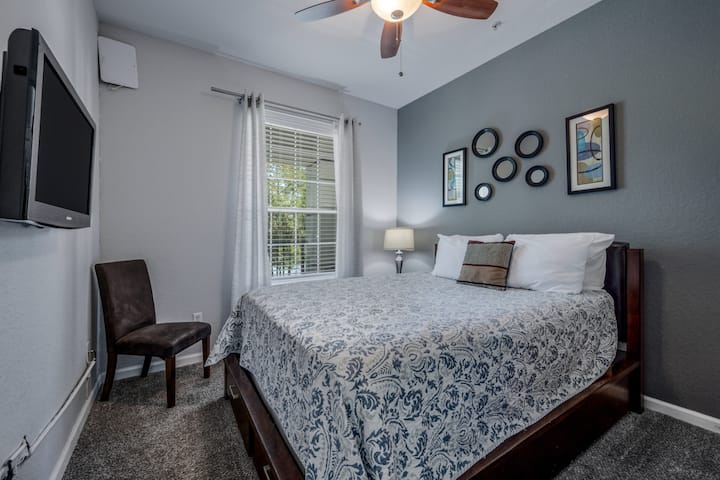 Low_4102_Breakview_Dr-205-23