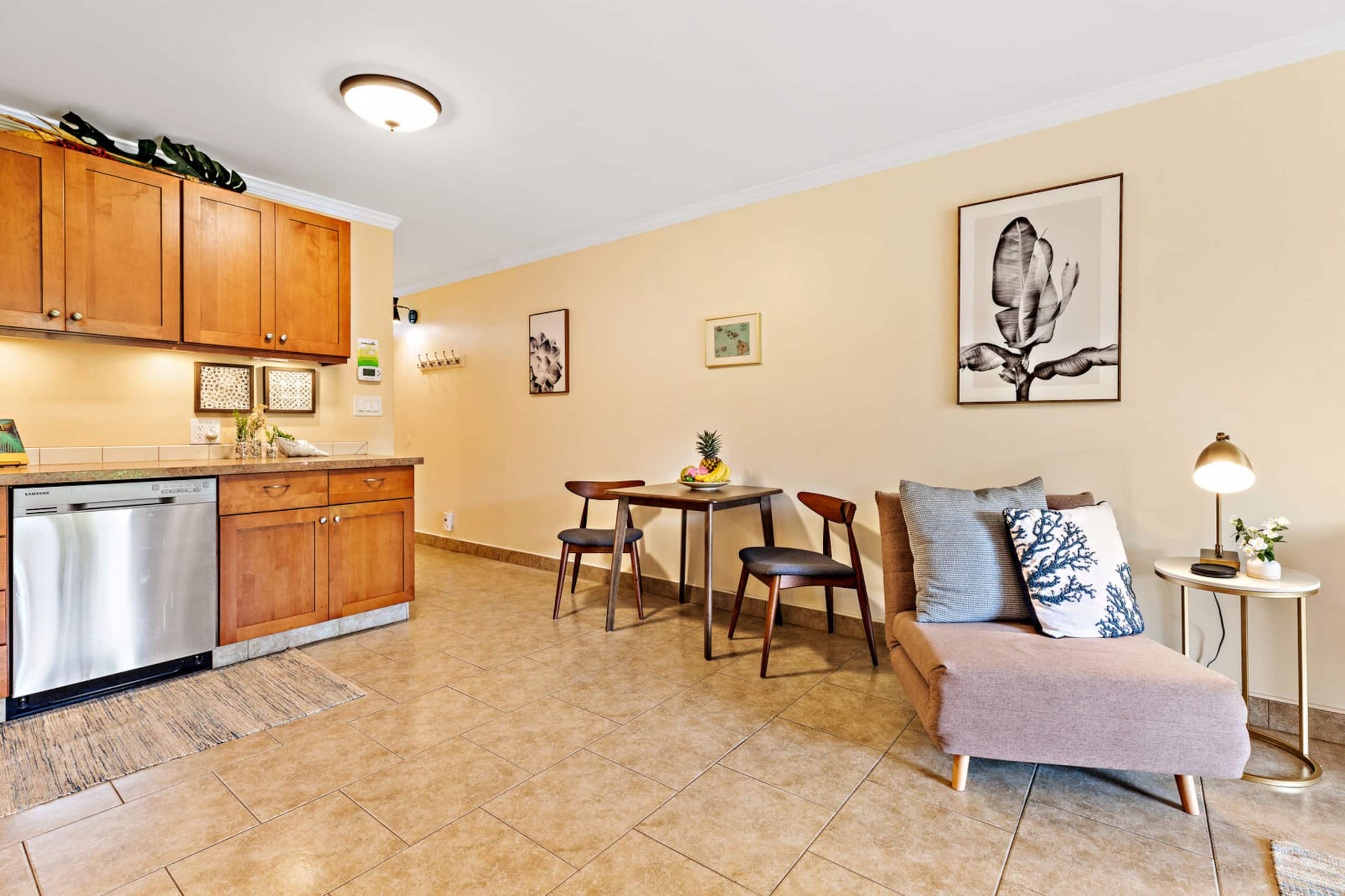 Condo in Lahaina · ★4.82 · 1 bedroom · 1 bed · 1 private bath - Image 8