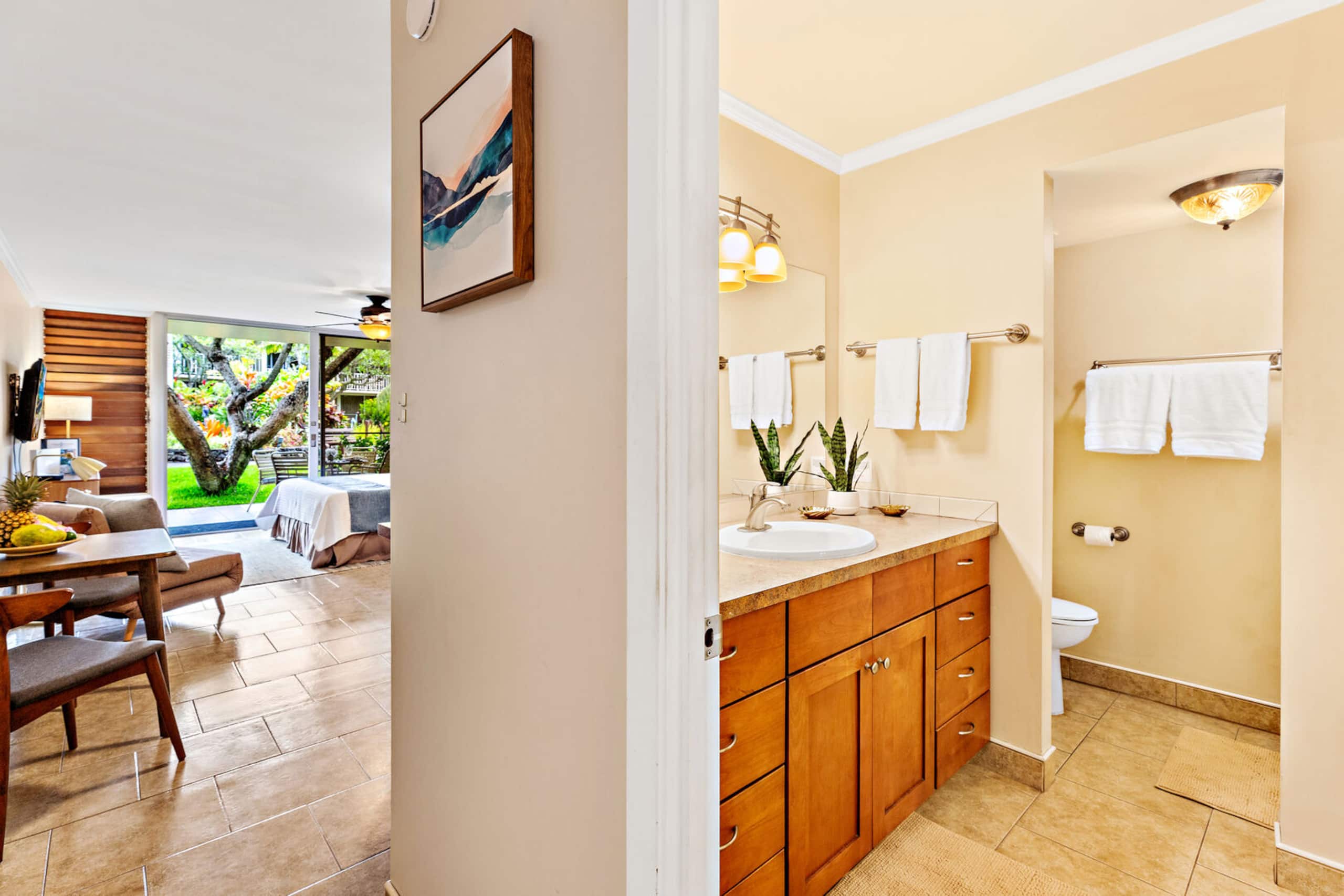 Condo in Lahaina · ★4.82 · 1 bedroom · 1 bed · 1 private bath - Image 14