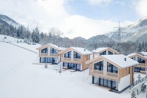 Chalet with 4 bedrooms with sauna & fireplace