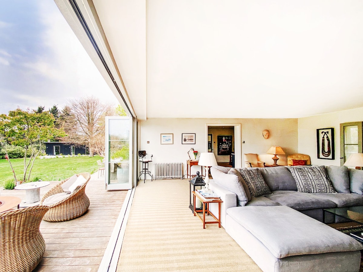 Top performing Airbnb: Spring House by The Suffolk Cottage Collection in Aldeburgh