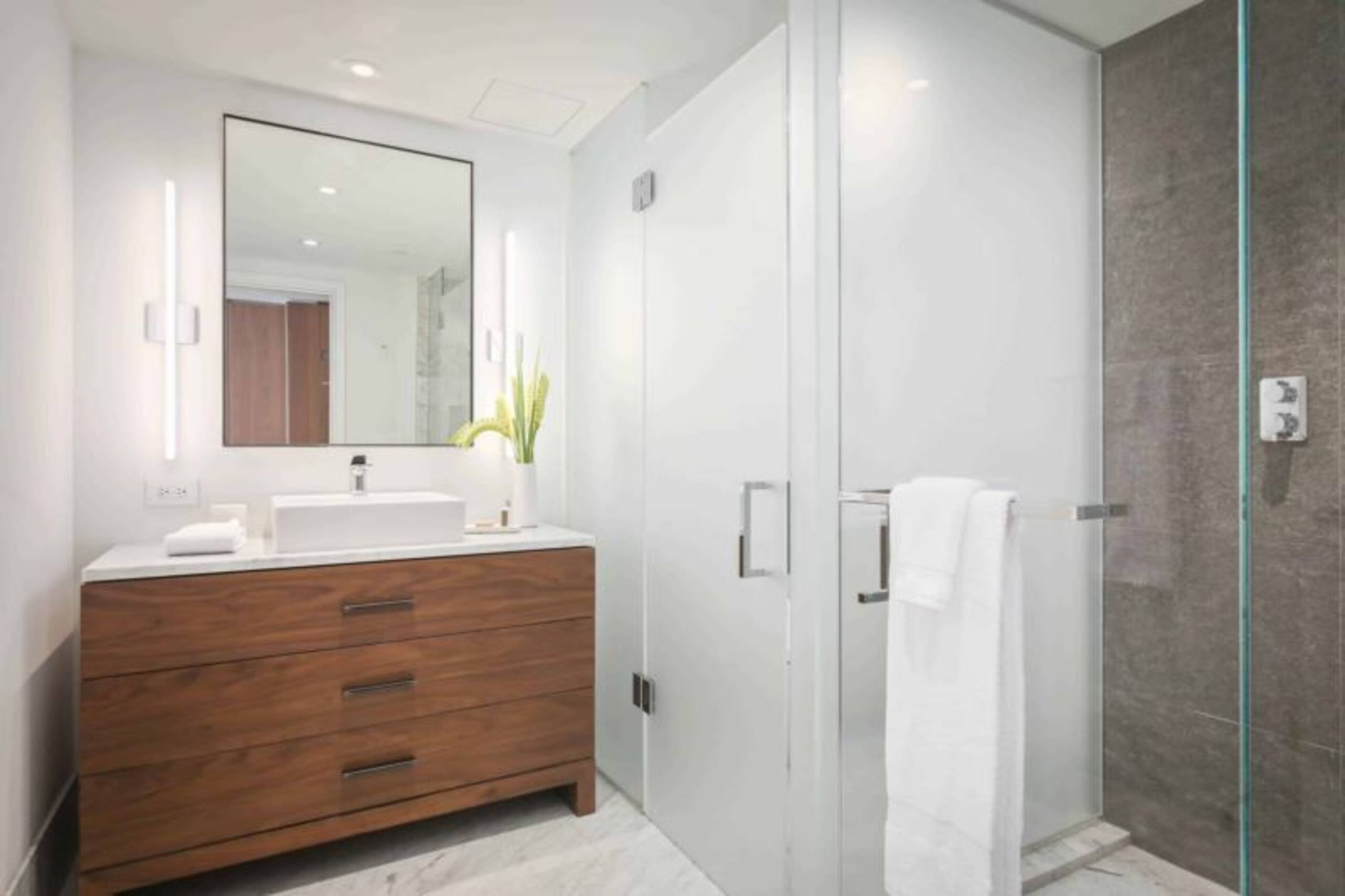 Condo in Waimea · ★5.0 · 2 bedrooms · 4 beds · 2 baths - Image 16