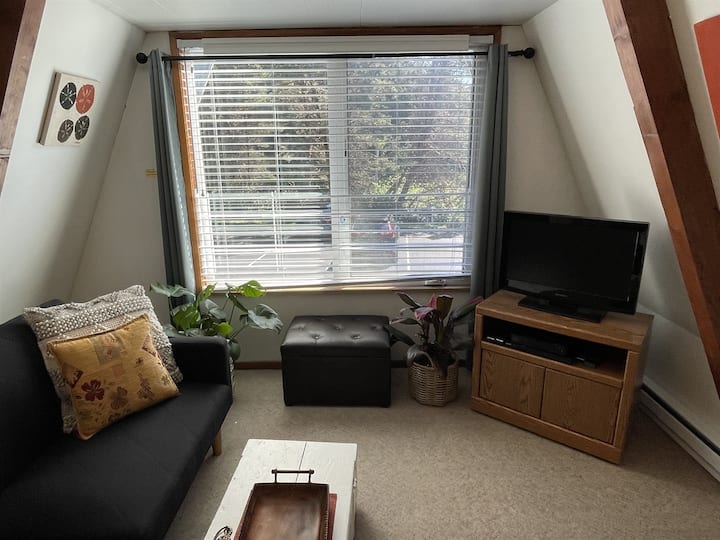 شقة علوية في الطابق العلوي -- منطقة جلوس