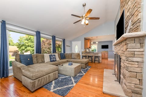 Spacious 4BR Ranch w Hot Tub in Quiet Neighborhood